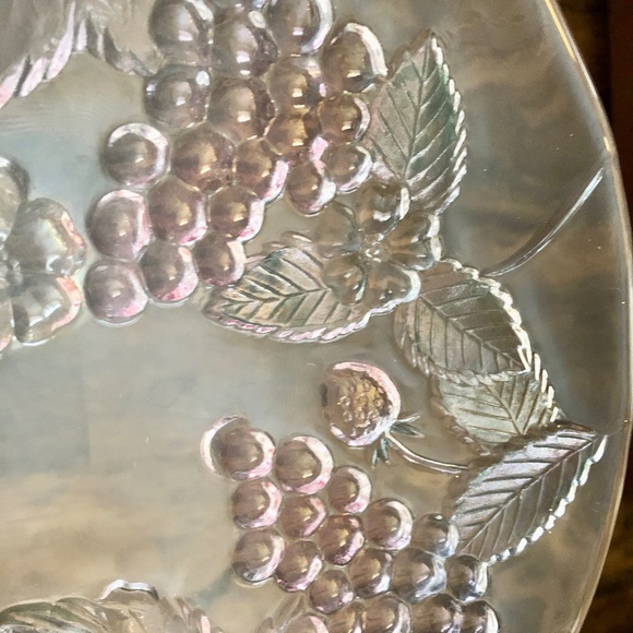 12" glass fruit bowl dish, platter, tray, etched grapevine 12.5" d x 2"h - Picture 6 of 10